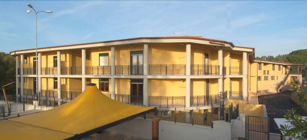 Complesso L'Oasi Hotel Aranova Exterior photo